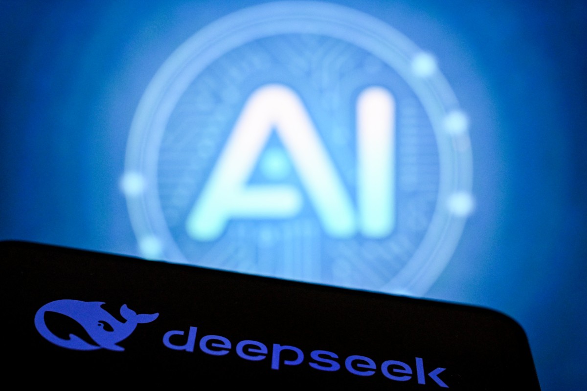 US Orders DeepSeek AI Removed From Civilian Government Systems